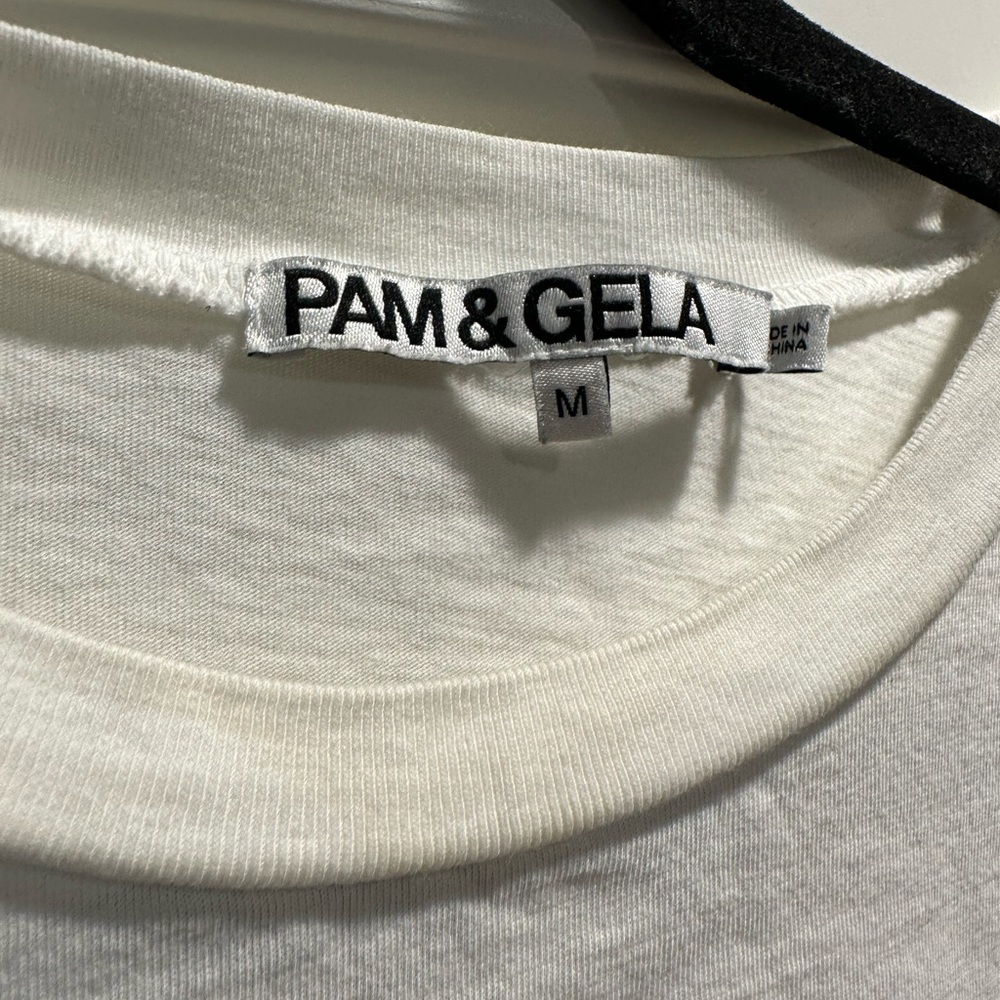 Pam and Gela Graphic T shirt - Picture 4 of 6